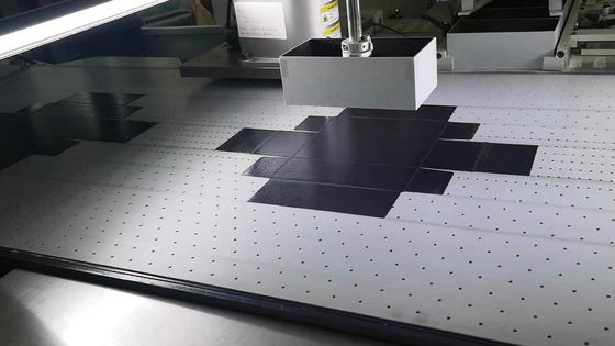 Maszyna do pozycjonowania okładek książek do produkcji okładek książek i klejenia papieru w sztywnym pudełku