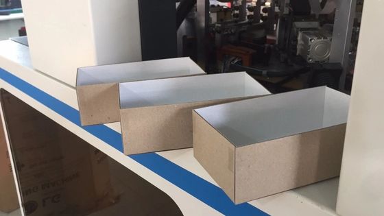 Automatyczna maszyna do wklejania narożników bocznych do specjalnych narożników pudeł