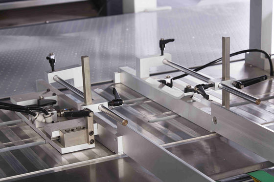 L135XW100mm 1856kg Mobilna maszyna do produkcji pudeł Krótki czas wiązania