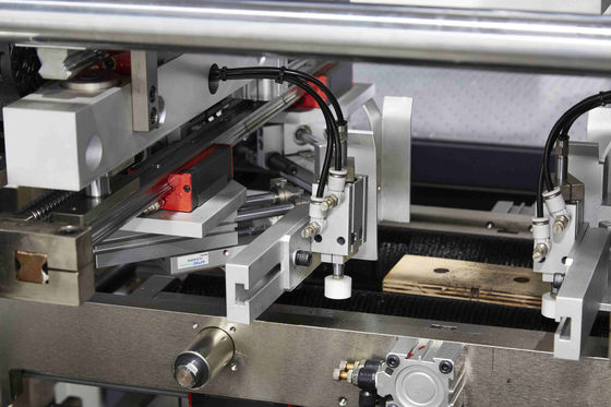 Twarda okładka V Groove Cutter Machine Box 15 sztuk / min Maszyna do pakowania papieru do podszewki