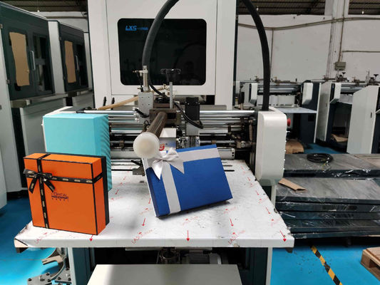 Maszyna do produkcji sztywnych pudełek na prezenty L120XW110mm z podwójnym systemem owijania pudełek