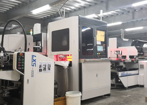 W pełni automatyczna maszyna do sztywnych pudełek na czekoladki Rozmiar kartonu 750X450mm450