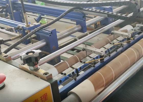 Czterostronna automatyczna maszyna do produkcji pudełek Typ książki Maszyna do produkcji pudełek na wino w twardych okładkach