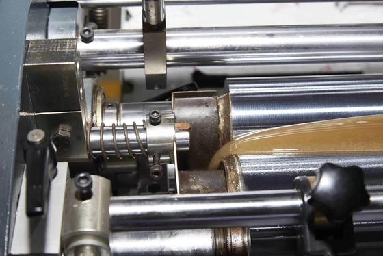 Automatyczna maszyna do produkcji pudełek na biżuterię 5- 45 sztuk / min