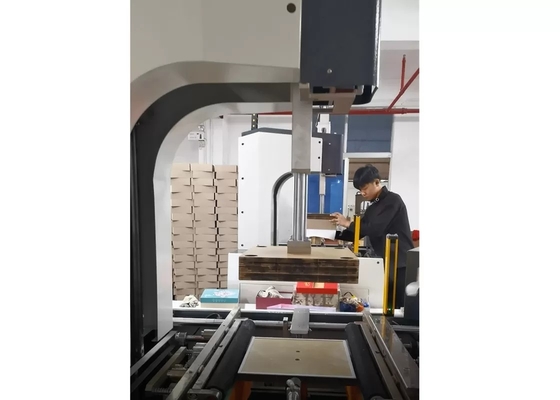 Półautomatyczna maszyna do formowania pudełek kartonowych 20 sztuk / min