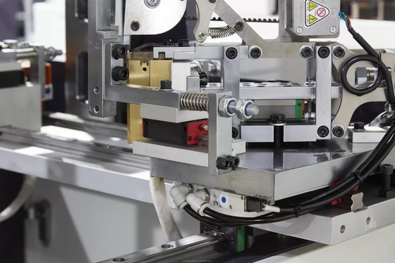 Automatyczna maszyna do wklejania narożników kartonów 380V